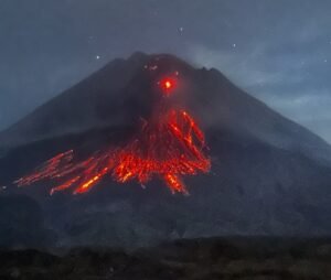 Merapi Jeep Sunset & Lava Flow Night Tour: Discover the Mysteries of the Volcano