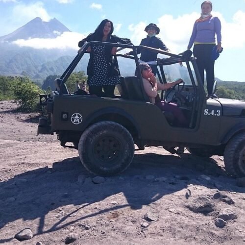 Discover the Thrills of Mount Merapi on a 4x4 Jeep Tour from Surakarta