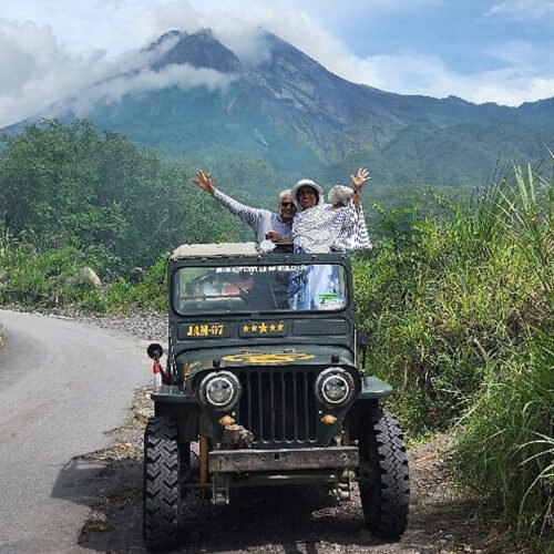 Indulge Your Adventurous Side: Experience the Sunrise Views of Mount Merapi