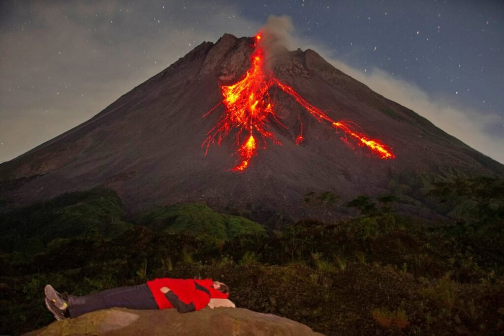 Unleash Your Inner Adventurer: Merapi Jeep Sunset and Lava Flow Night Tour