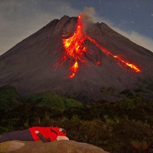 Unleash Your Inner Adventurer: Merapi Jeep Sunset and Lava Flow Night Tour